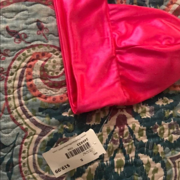 Hot pink satin crop top super cute - Picture 2 of 3